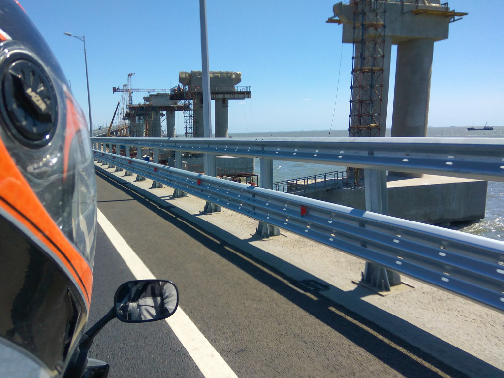 k3spJ7ErycE.jpg